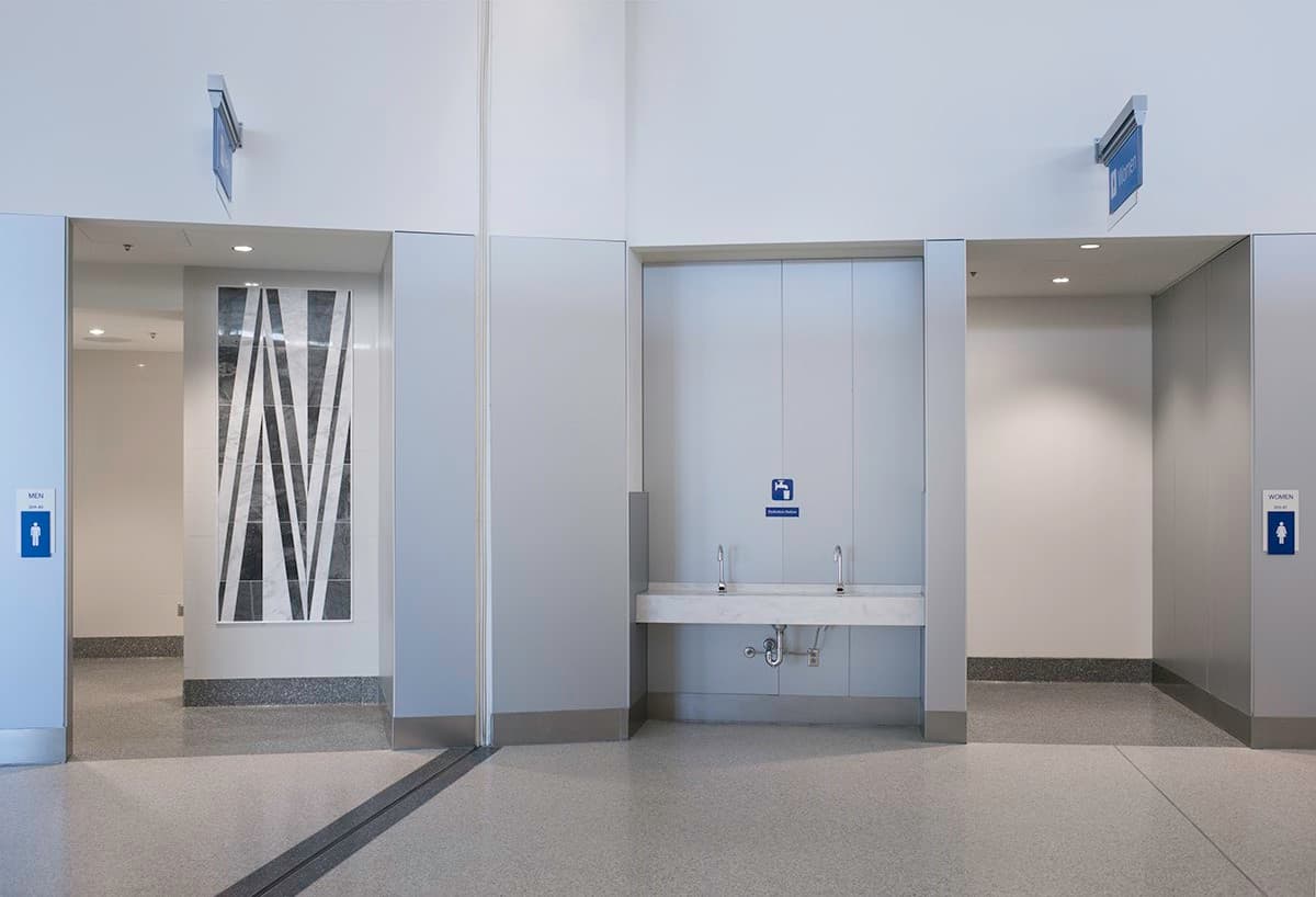 Charleston International Airport – image